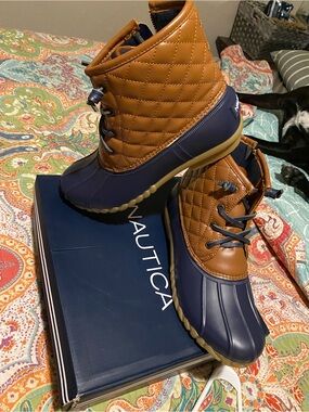 Nautica Woman’s waterproof boots!